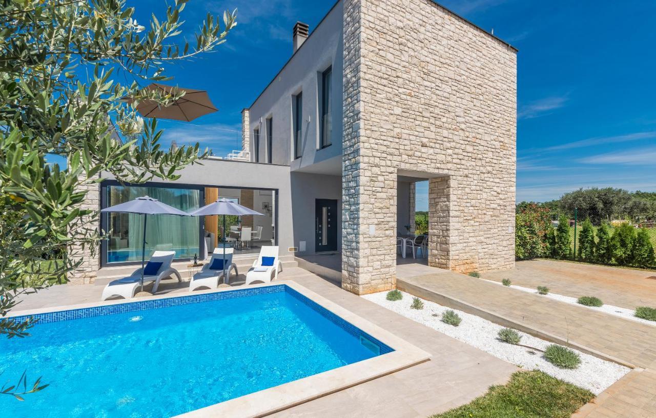 Villa Selest 우마그 외부 사진